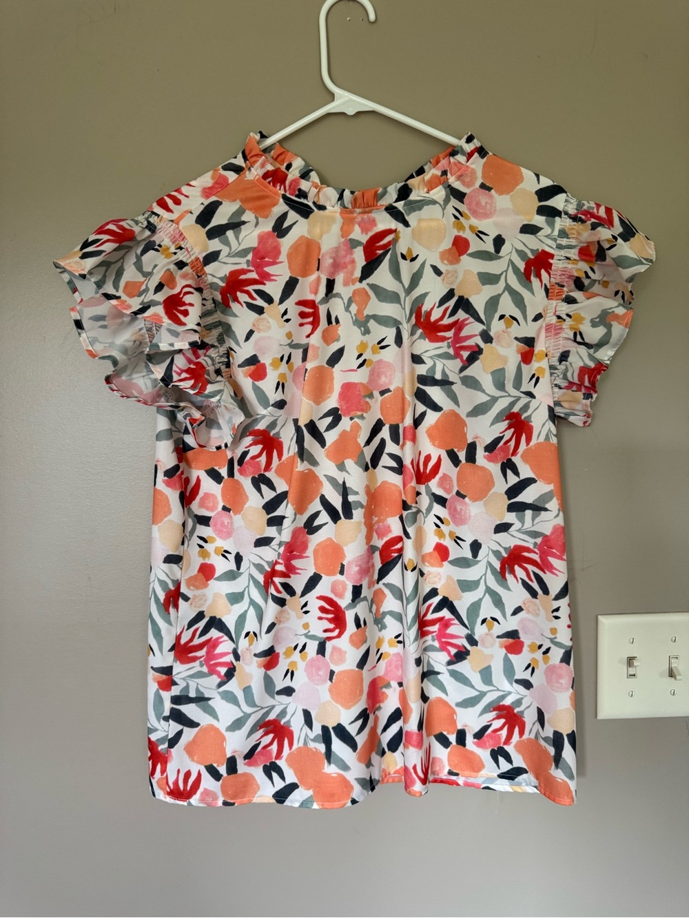 Floral Ruffle-Sleeve Blouse in Coral & White